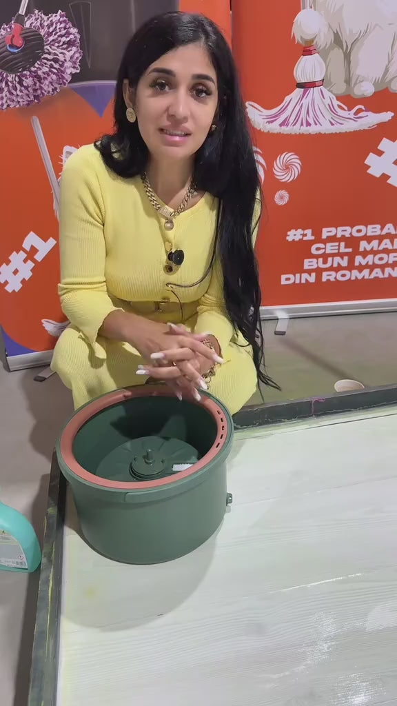 Set Mop Rotativ cu Galeata ZânaCasei Deluxe, Separa Apa Murdara de Cea Curata Consum Redus de apa si detergent, 4 rezerve