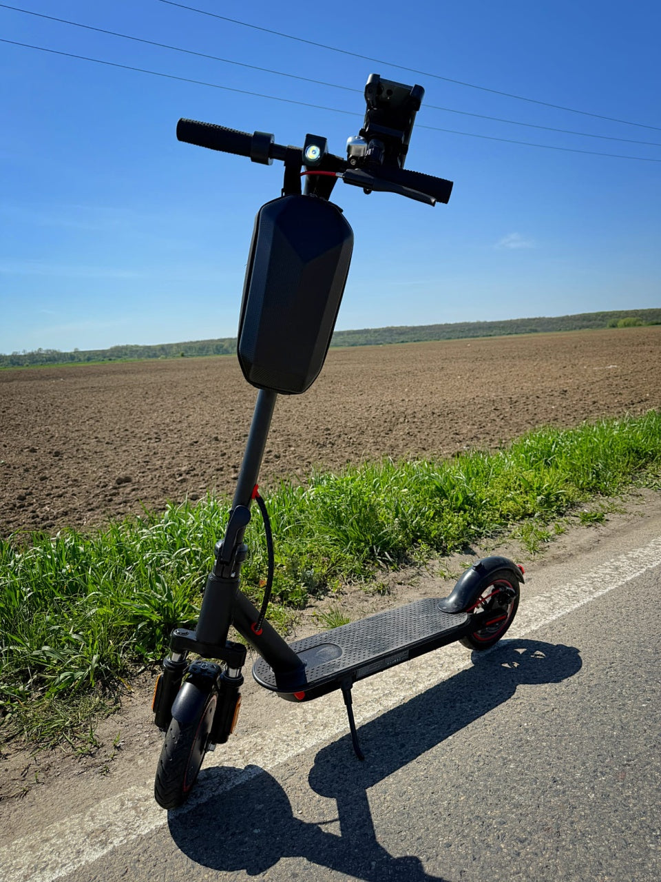 Trotinetă electrică SHARY , 350W, 35 km autonomie, pliabilă, roți 8.5" + CADOU borsetă impermeabilă și suport telefon