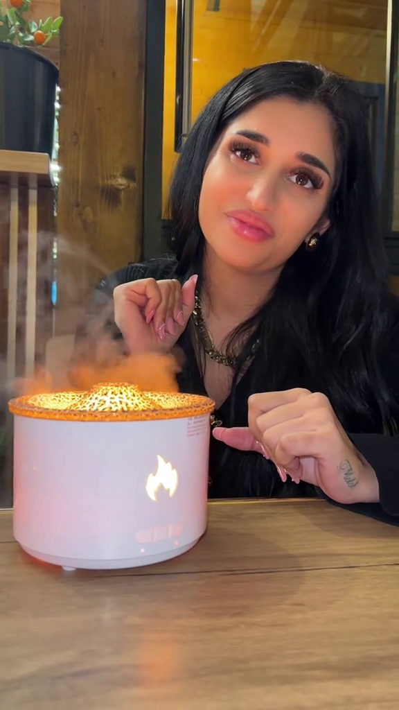 Umidificator cu Aromaterapie – Efect Vulcan & Flacără, LED Inteligent, Rezervor 300 ml